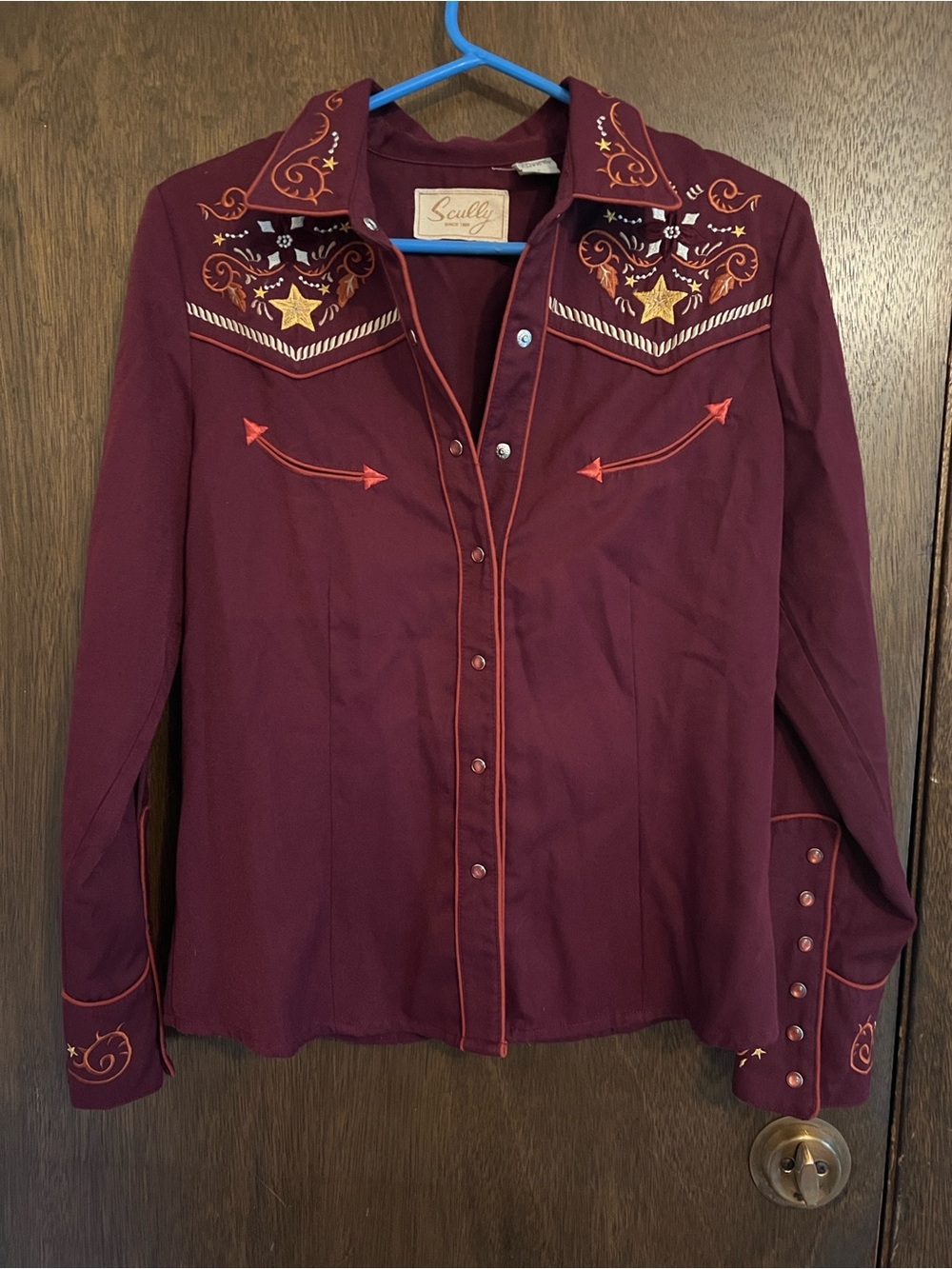 Amazing shirt!! 🤩Small
vintage Scully embroidered cowgirl